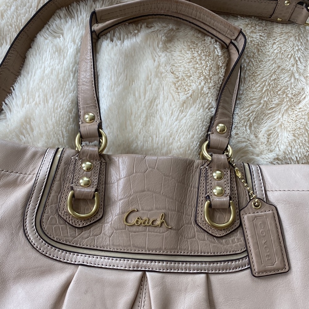 Coach Bag - Picture 2 of 9